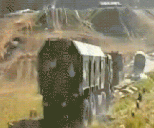 Xe quân sự Kamaz rồng rắn hành quân, bất chấp mọi chướng ngại!