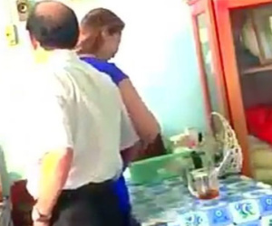 Xem xét kỷ luật cán bộ chạm vào chỗ nhạy cảm của nữ tạp vụ