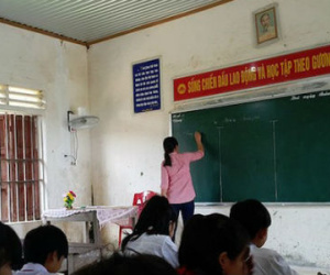 Hy hữu: Cô giáo Văn đứng lớp dạy Sinh, thầy Thể dục dạy Hoá học