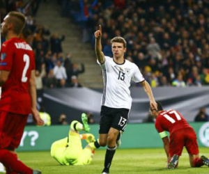 Muller lập cú đúp thứ hai liên tiếp, Đức thắng đậm CH Czech