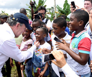Tổng thống Colombia tặng toàn bộ tiền thưởng Nobel hòa bình
