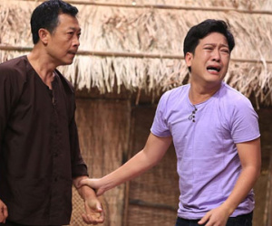 Trường Giang bật khóc trong game show