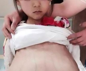 Bé gái Việt 12 tuổi mang thai 3 tháng bị bán làm vợ với giá hơn 100 triệu