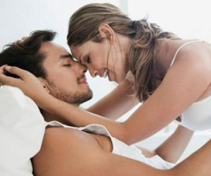 Độc chiêu "giường chiếu" khiến chàng phát cuồng, xa vợ một đêm là nhớ!