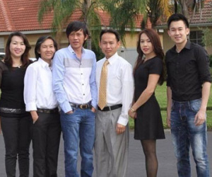 "Hoài Linh bị mẹ giận nửa năm không nói chuyện"