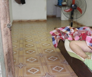 Phát hiện cô gái khoả thân tử vong với vòng dây thép quấn cổ