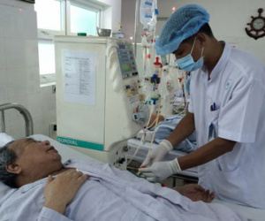 Suy thận vì uống thuốc... linh tinh