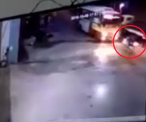 Video: Xe máy phóng nhanh lao thẳng vào đầu xe buýt ở Thái Nguyên