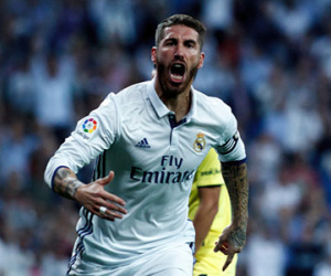 Chủ tịch Perez âm thầm tính kế "bạc đãi" Sergio Ramos