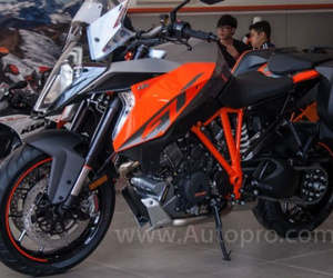 Siêu mô tô KTM 1290 Super Duke GT đầu tiên cập bến Việt Nam, giá từ 690 triệu Đồng