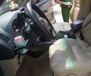 Tài xế Fortuner ôm vết thương tháo chạy khỏi nhóm cướp