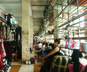 Tiểu thương An Đông điêu đứng vì chợ sửa 3 năm chưa xong