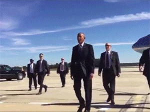 Tổng thống Obama tháo nhẫn khi bắt tay người dân Mỹ