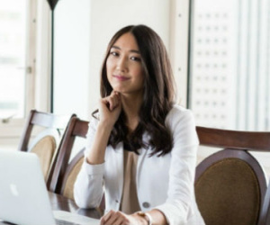 Bí quyết tiêu tiền của cô gái triệu phú từng sống bằng mỳ tôm