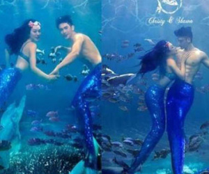 "Bom sex" gốc Việt hóa thân thành người cá trong thiệp cưới