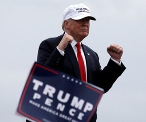 Donald Trump lại tuyên bố Hillary Clinton phải vào tù
