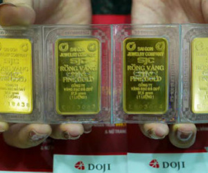 Giá vàng hôm nay 13/10: Tiếp tục chìm sau, không ai dám mua