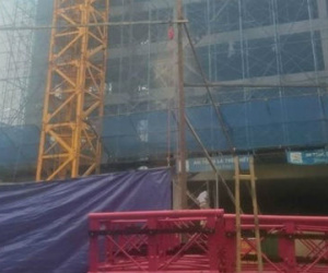 Sập giàn giáo ở Hoàng Mai, hai công nhân chết thảm