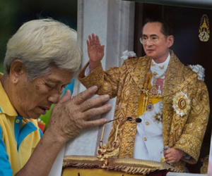 Vua Bhumibol Adulyadej – Vị thánh sống của nhân dân Thái Lan