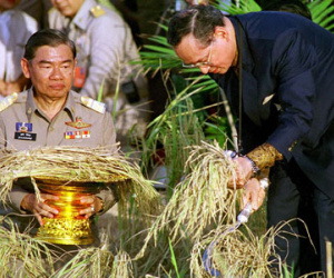 Bhumibol Adulyadej - Trái tim, linh hồn của người dân Thái
