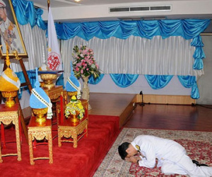 Các thủ tướng Thái và lòng tôn kính Quốc vương Bhumibol
