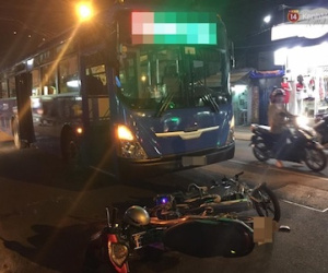 TP. HCM: Va chạm với xe máy ngã xuống đường, nữ sinh lớp 8 bị xe buýt cán nát tay
