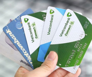 Vietcombank khóa thẻ ATM để bảo vệ chủ thẻ