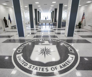 Báo Mỹ: CIA chuẩn bị tấn công mạng Nga