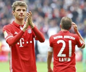 Bayern đánh rơi chiến thắng trên sân Eintracht Frankfurt