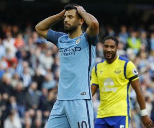 De Bruyne và Aguero đá hỏng penalty, M.C chật vật thủ hòa Evetron