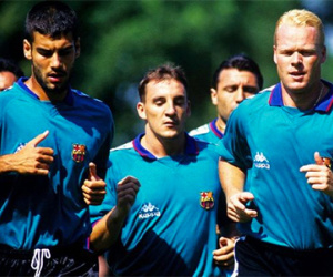 Guardiola từng là cầu thủ mang nước cho Koeman