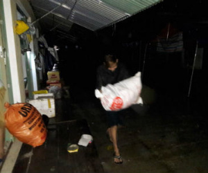 Hà Tĩnh: Cả làng đánh kẻng chạy lũ suốt đêm