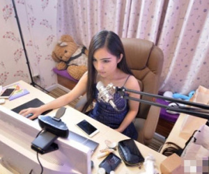 Hơn 1.000 MC Trung Quốc bị mất việc vì clip gợi dục