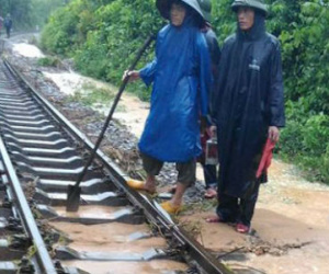 Hủy, cắt ngắn lịch chạy tàu do lũ lụt miền Trung