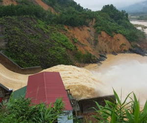 Thủy điện xả lũ dân không kịp trở tay