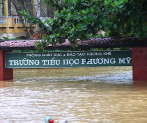 Bộ Y tế hỗ trợ phao cứu sinh, thuốc cho 4 tỉnh bị mưa lũ