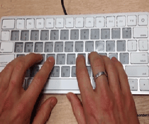 Apple bí mật làm bàn phím thay đổi thiết kế theo ứng dụng