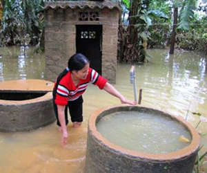 Cẩn trọng với dịch bệnh sau mưa lũ miền Trung