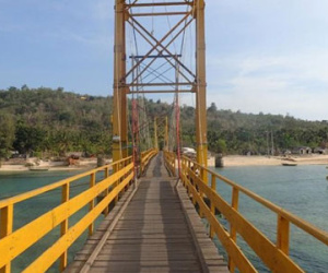Sập cầu tại đảo nghỉ dưỡng Bali, hàng chục người thương vong