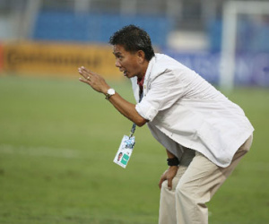 HLV Hoàng Anh Tuấn: "Trọng tài xử ép U19 Việt Nam"