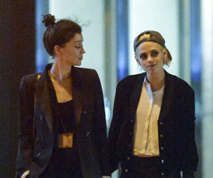 Kristen Stewart công khai hôn môi, nắm tay bạn gái cũ của Cara Delevingne