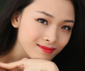 Vụ hoa hậu Phương Nga: Ai tung “hợp đồng tình dục” lên mạng?