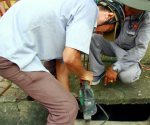 Cần khởi tố vụ án bé 8 tuổi lọt cống chết ở Bình Dương