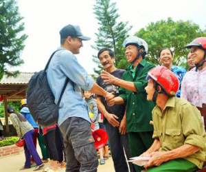Cộng đồng mạng nói gì khi MC Phan Anh thu tiền tỷ?