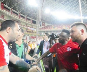 Eto'o đặt cược 110.000 đôla với CĐV