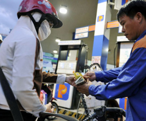Giá xăng tăng lần thứ 5 liên tiếp