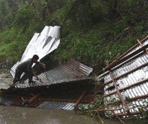 Siêu bão Haima quét qua Philippines, 7 người chết