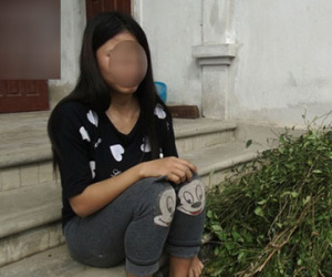 Đắng chát bi kịch 2 chị em gái đều trở thành "mẹ nhí", "hồn nhiên" nhờ bà ngoại nuôi con