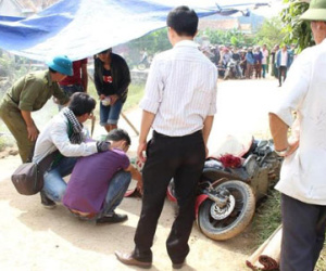 Đi dọn lũ giúp dân, cô gái bị xe cán tử vong