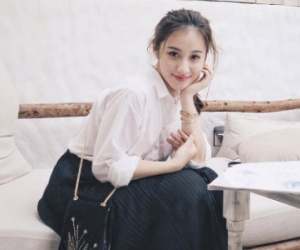 Ngắm “không biết chán” nụ cười trong veo của nữ DHS Việt tại Úc